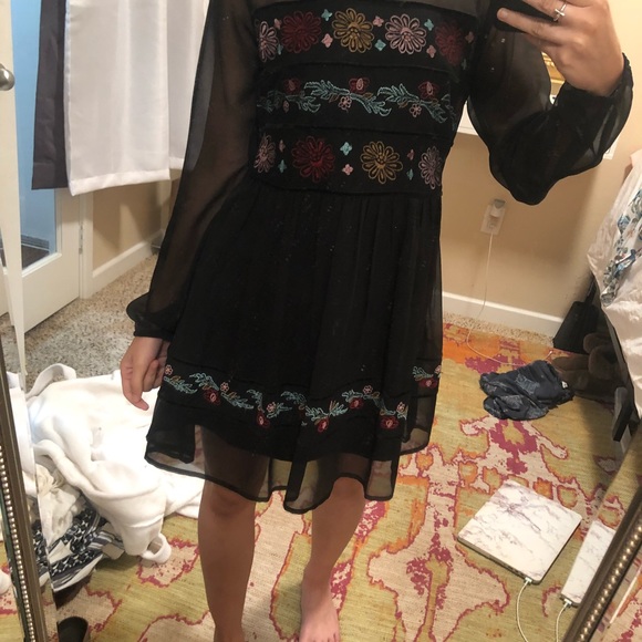 Black dress - Picture 3 of 4